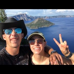 Meet your Posher, Avery